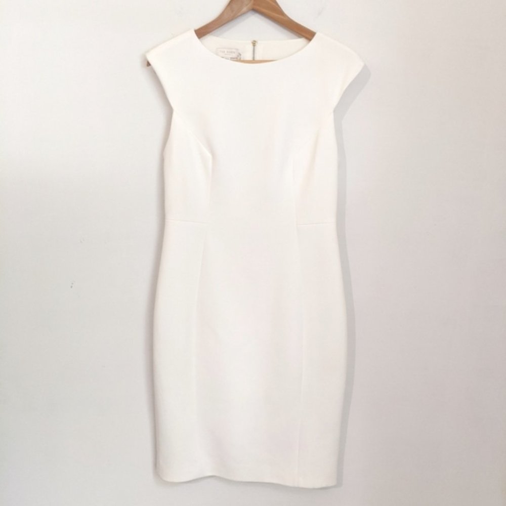 Elegant White Sleeveless Dress - Picture 2 of 10